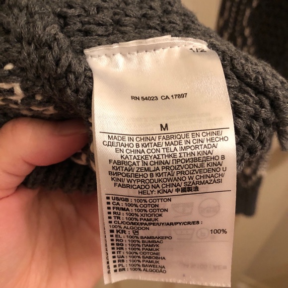 Banana Republic Black & White Sweater - Picture 5 of 5